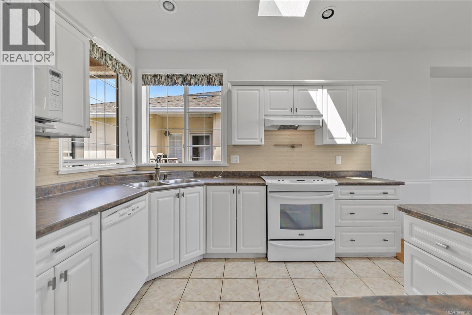 Photo 31 of 6345 Savary St, Nanaimo BC