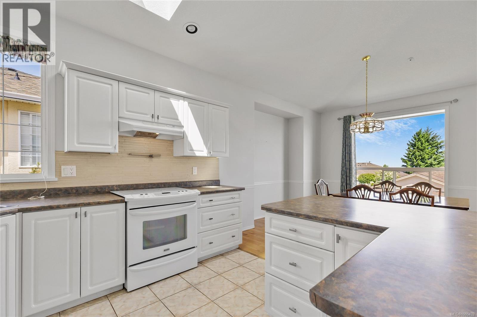 Photo 32 of 6345 Savary St, Nanaimo BC