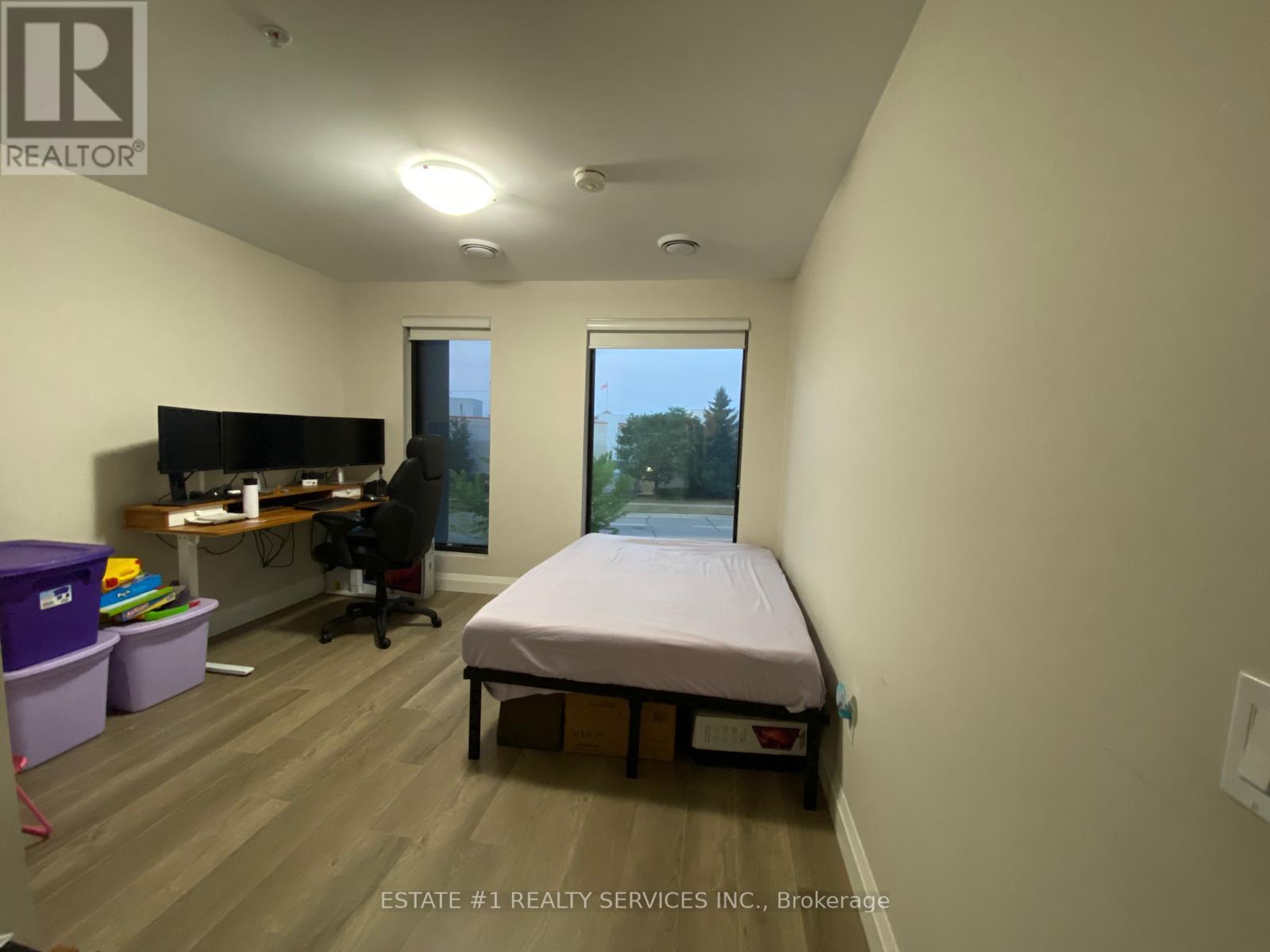 Photo 14 of 203 5 Wake Robin Drive, Kitchener ON