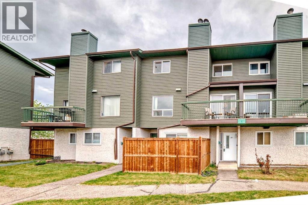 Single Family House for Sale in    Street NE Rundle Calgary 