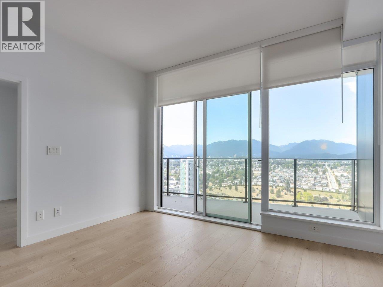 Photo 9 of 3804 2181 Madison Avenue, Burnaby BC