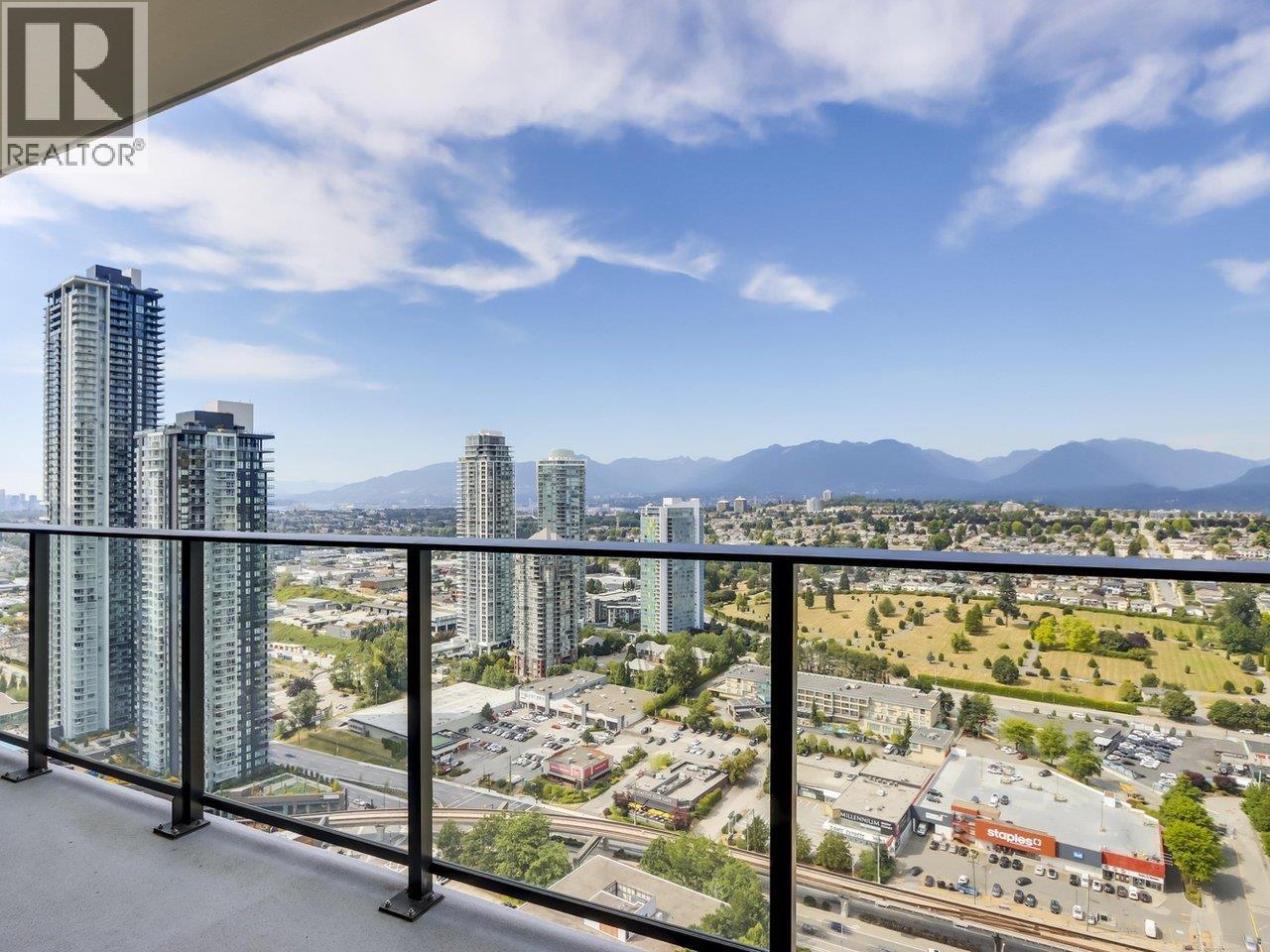 Photo 3 of 3804 2181 Madison Avenue, Burnaby BC