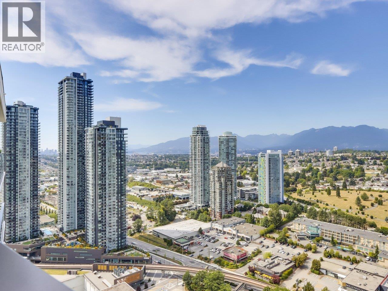 Photo 4 of 3804 2181 Madison Avenue, Burnaby BC