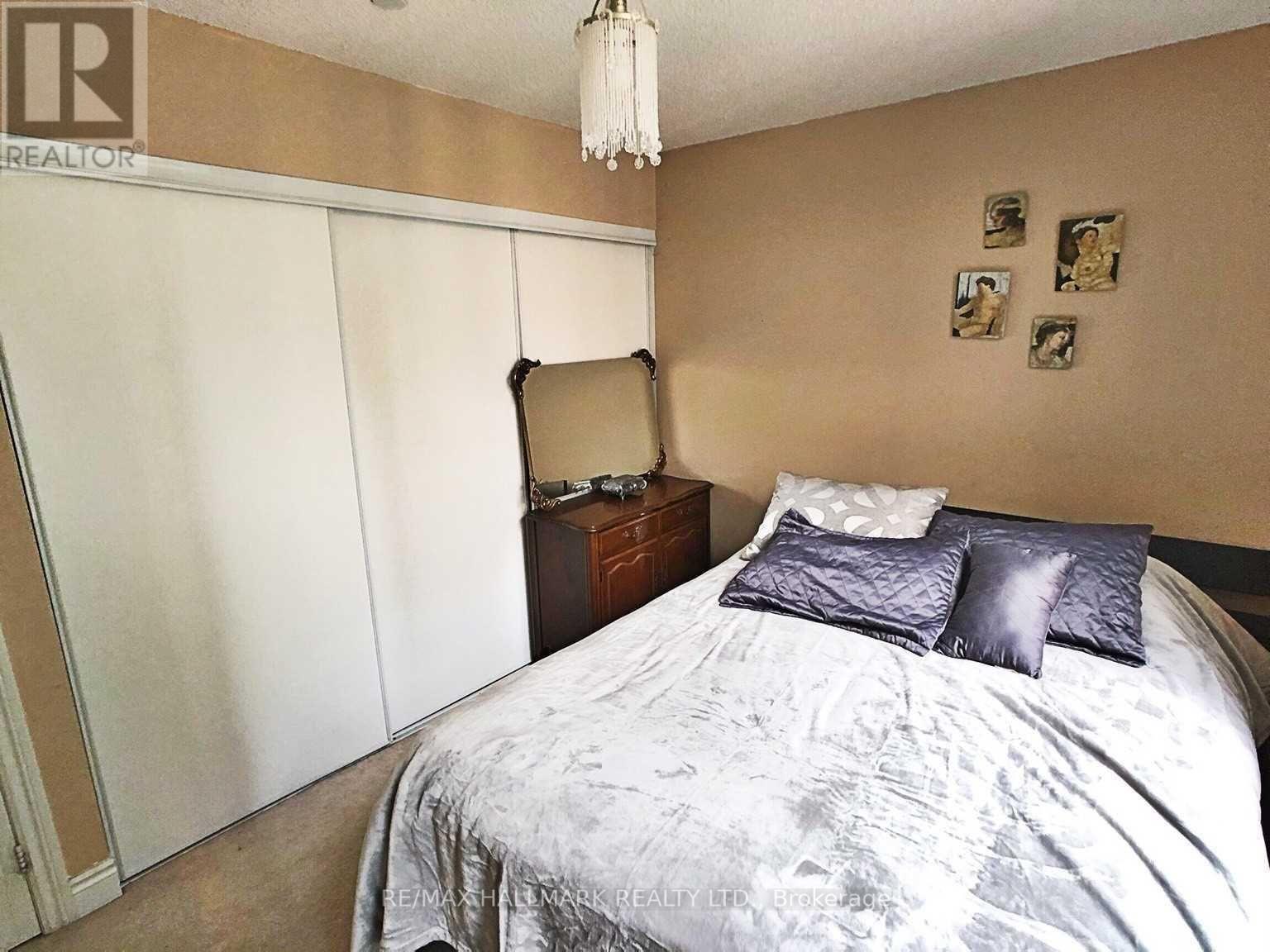 Photo 4 of 225 15 Northtown Way, Toronto ON