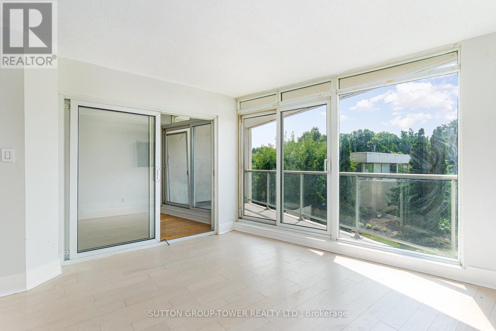 Photo 12 of 220 550 Queens Quay W, Toronto ON