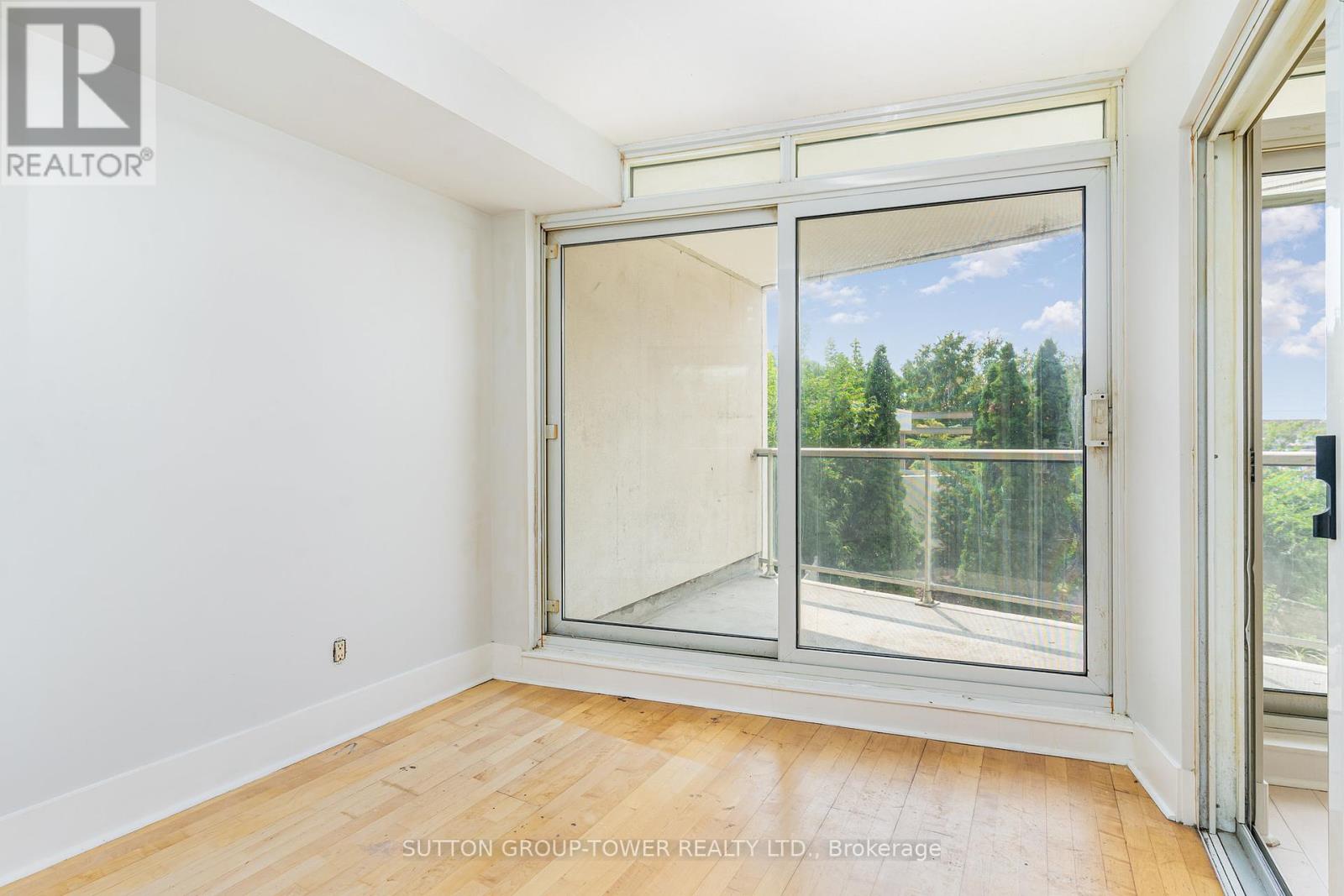 Photo 13 of 220 550 Queens Quay W, Toronto ON