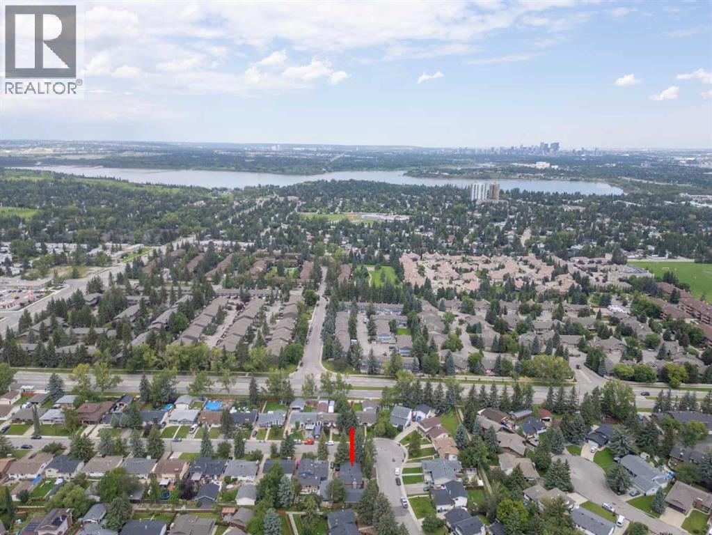 Single Family House 4 Level for Sale in  Brookgreen Drive SW Braeside Calgary 