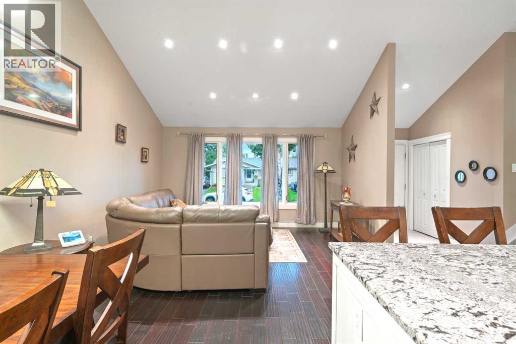 Single Family House 4 Level for Sale in  Brookgreen Drive SW Braeside Calgary 
