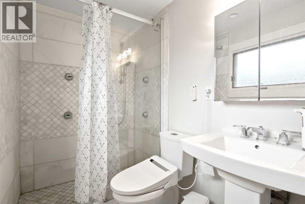 Single Family House 4 Level for Sale in  Brookgreen Drive SW Braeside Calgary 