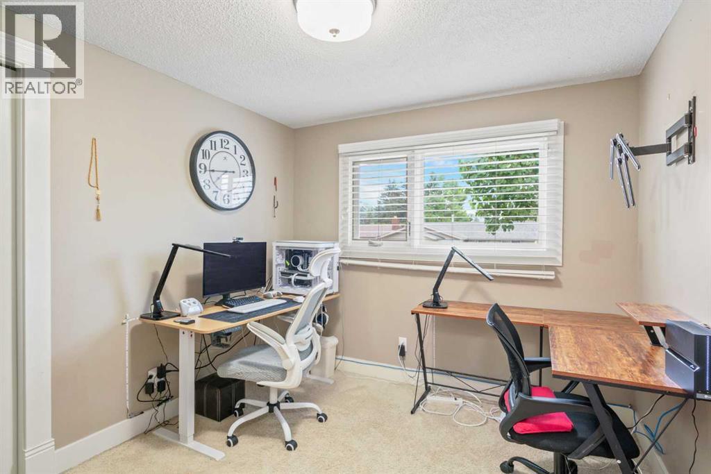 Single Family House 4 Level for Sale in  Brookgreen Drive SW Braeside Calgary 