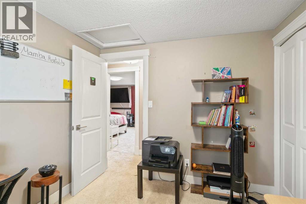 Single Family House 4 Level for Sale in  Brookgreen Drive SW Braeside Calgary 