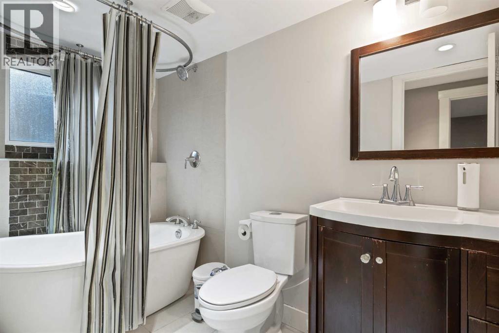 Single Family House 4 Level for Sale in  Brookgreen Drive SW Braeside Calgary 