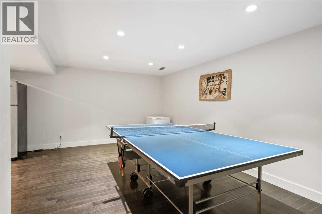 Single Family House 4 Level for Sale in  Brookgreen Drive SW Braeside Calgary 