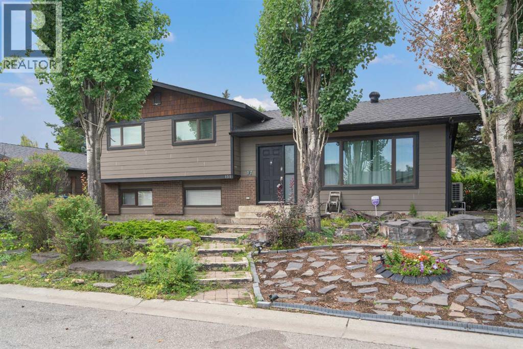 Single Family House 4 Level for Sale in  Brookgreen Drive SW Braeside Calgary 