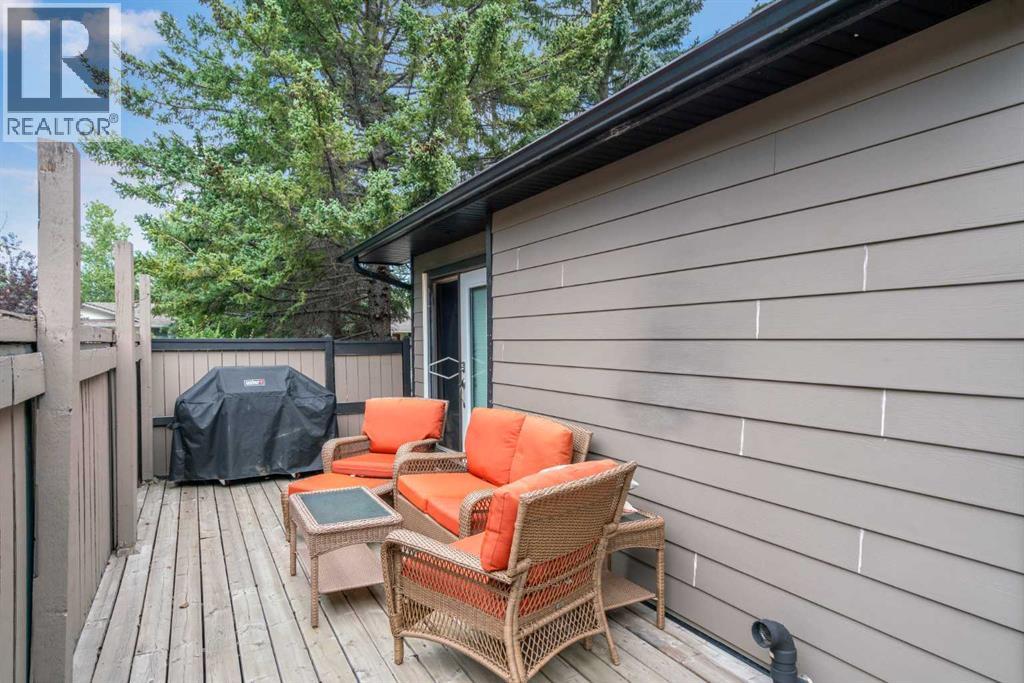 Single Family House 4 Level for Sale in  Brookgreen Drive SW Braeside Calgary 