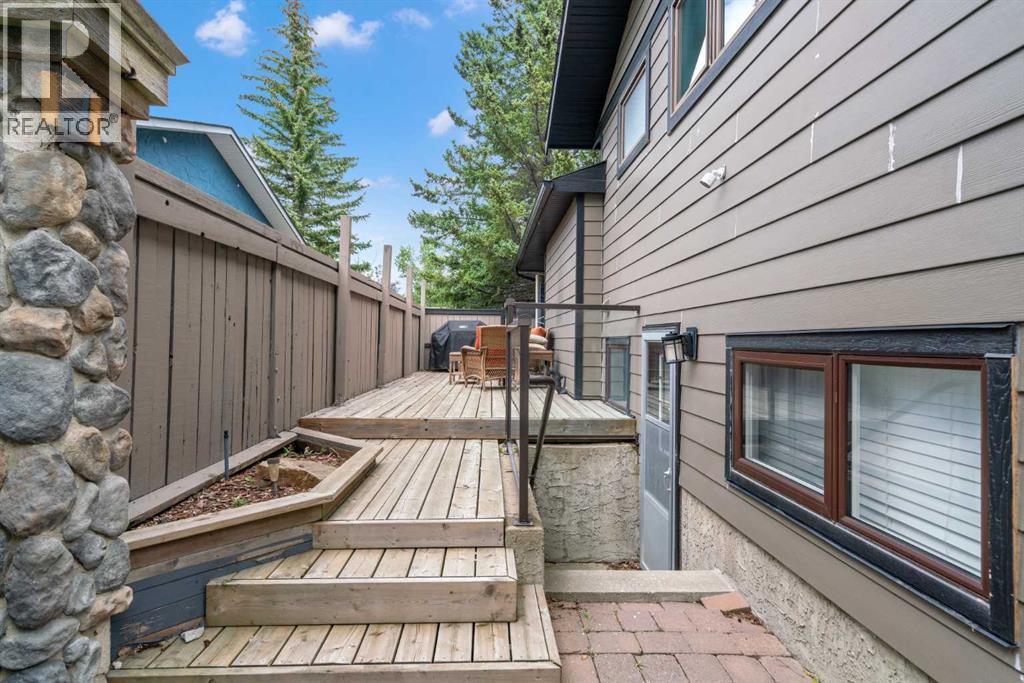 Single Family House 4 Level for Sale in  Brookgreen Drive SW Braeside Calgary 