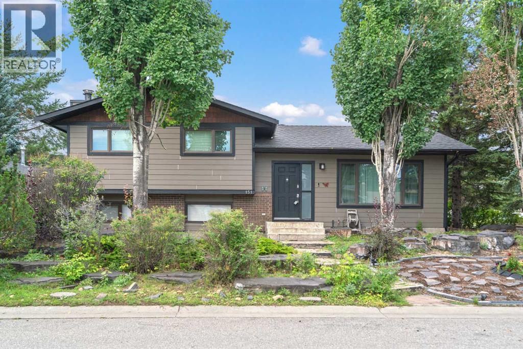 Single Family House 4 Level for Sale in  Brookgreen Drive SW Braeside Calgary 