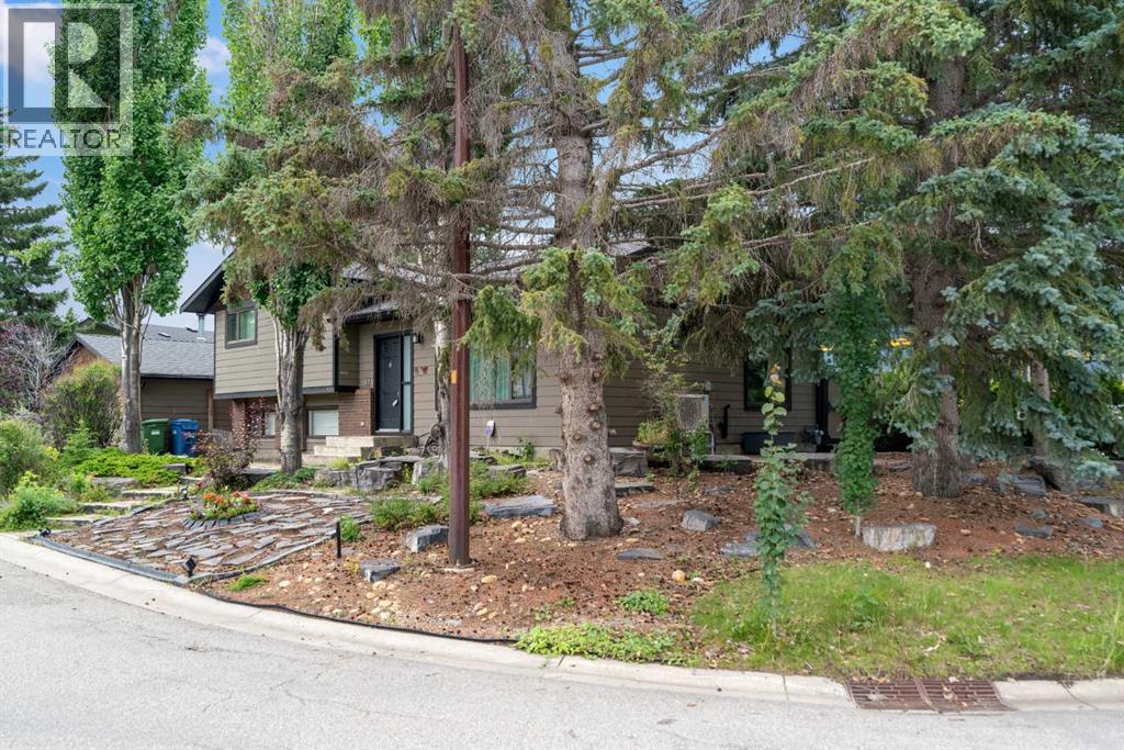 Single Family House 4 Level for Sale in  Brookgreen Drive SW Braeside Calgary 