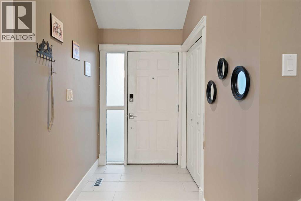 Single Family House 4 Level for Sale in  Brookgreen Drive SW Braeside Calgary 