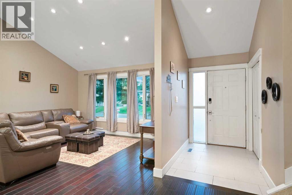 Single Family House 4 Level for Sale in  Brookgreen Drive SW Braeside Calgary 