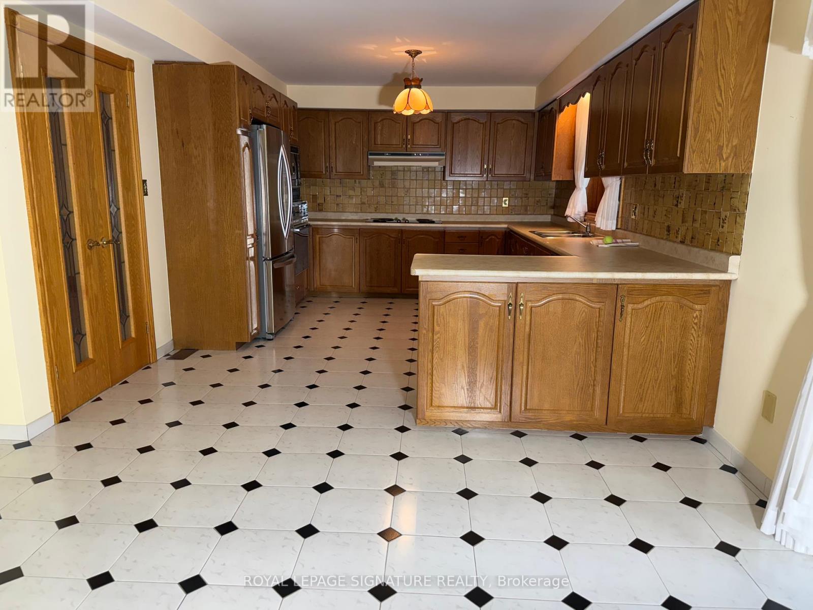 Photo 29 of 450 Oconnor Drive, Toronto ON