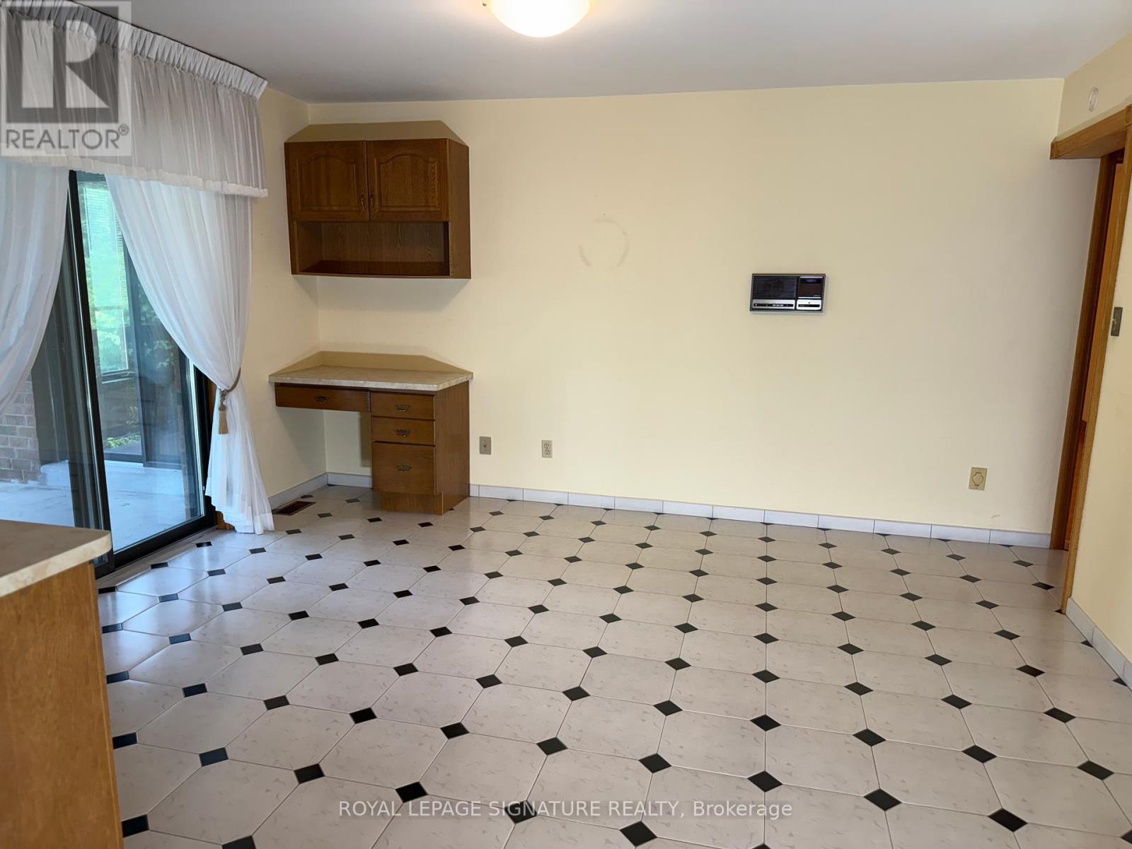 Photo 18 of 450 Oconnor Drive, Toronto ON