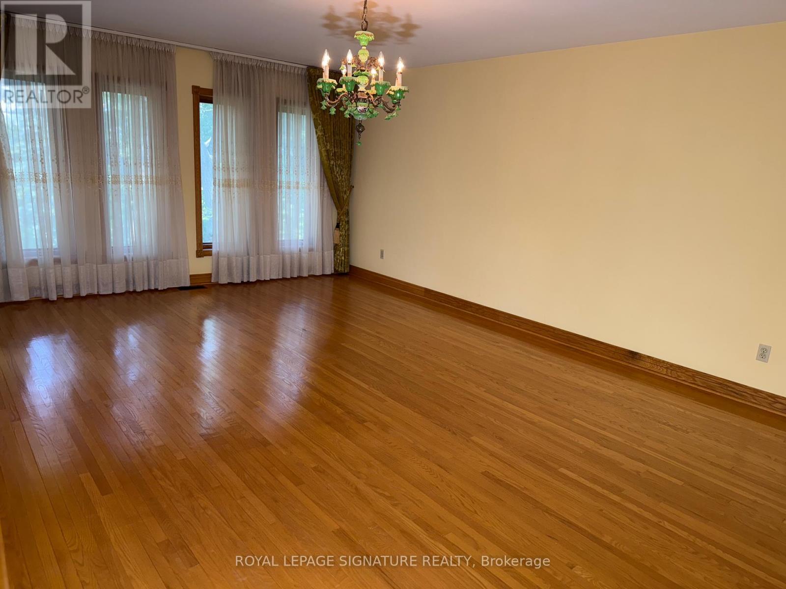 Photo 27 of 450 Oconnor Drive, Toronto ON