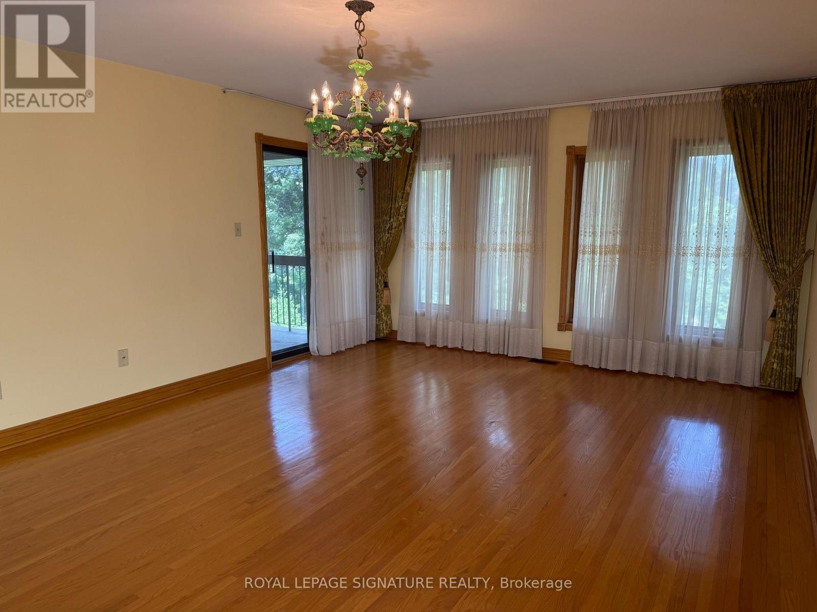 Photo 15 of 450 Oconnor Drive, Toronto ON