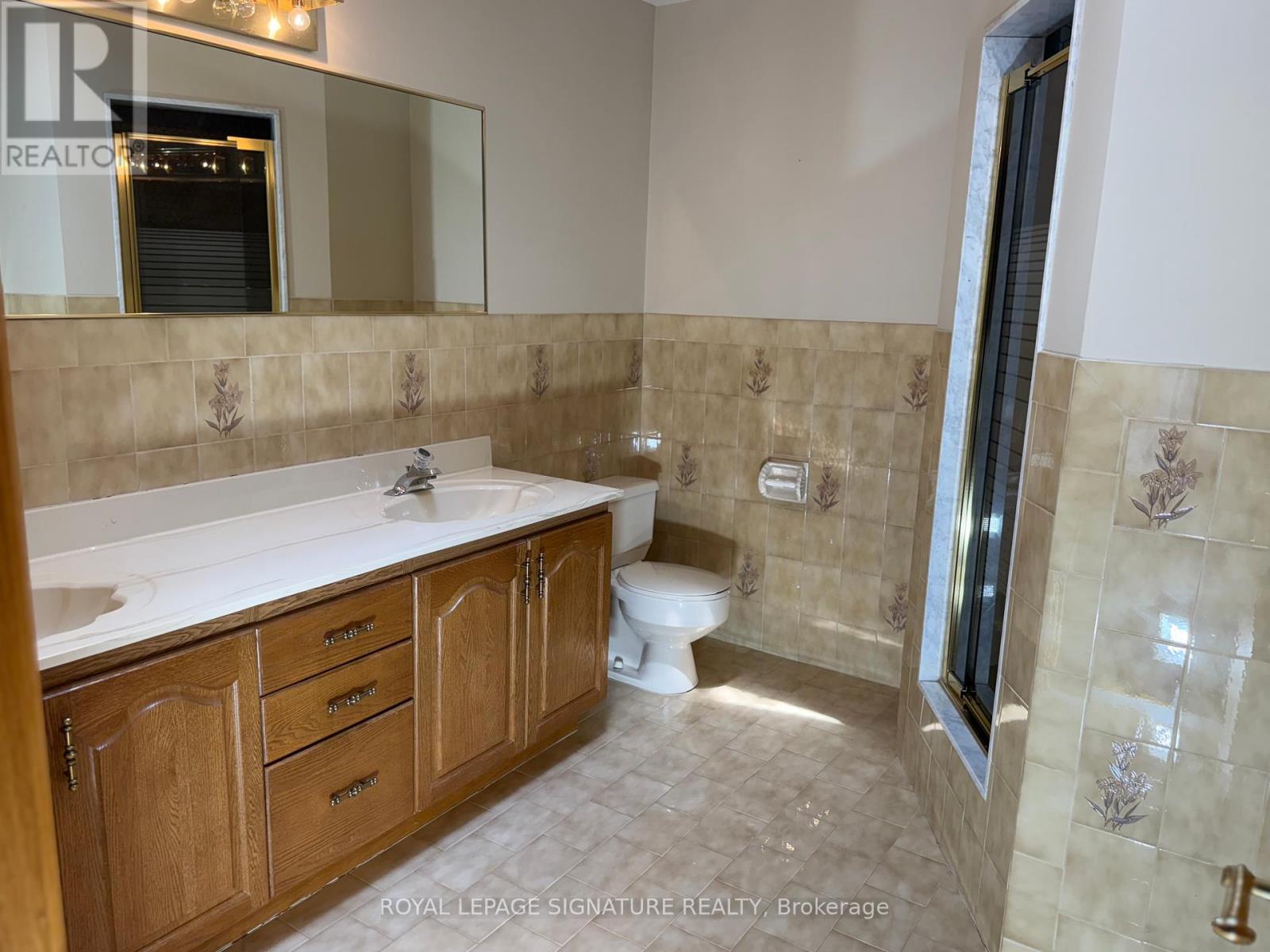 Photo 9 of 450 Oconnor Drive, Toronto ON