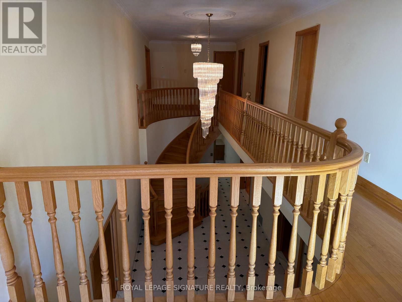 Photo 13 of 450 Oconnor Drive, Toronto ON