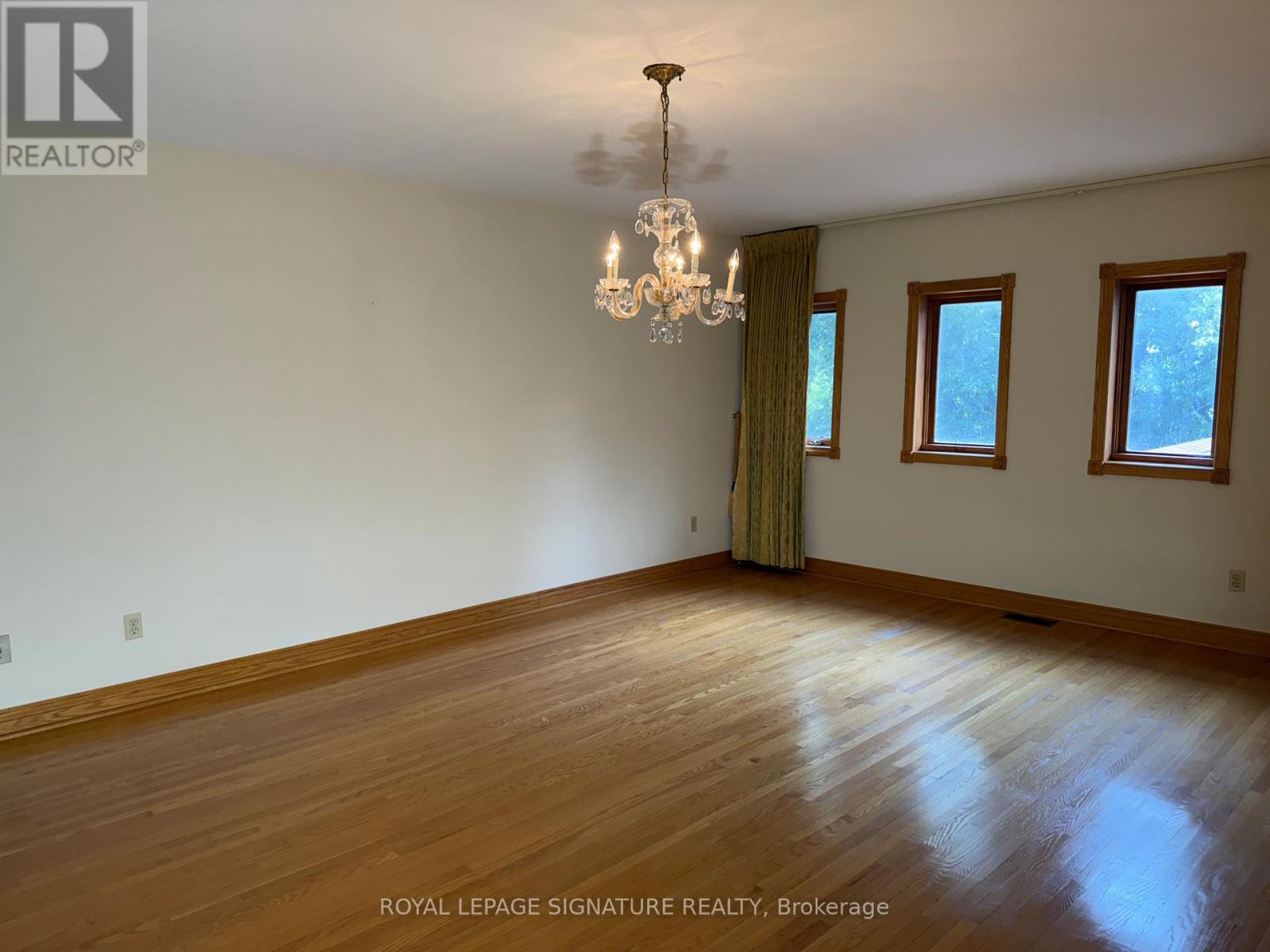 Photo 32 of 450 Oconnor Drive, Toronto ON