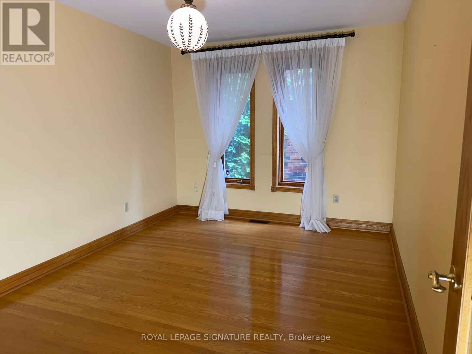 Photo 5 of 450 Oconnor Drive, Toronto ON