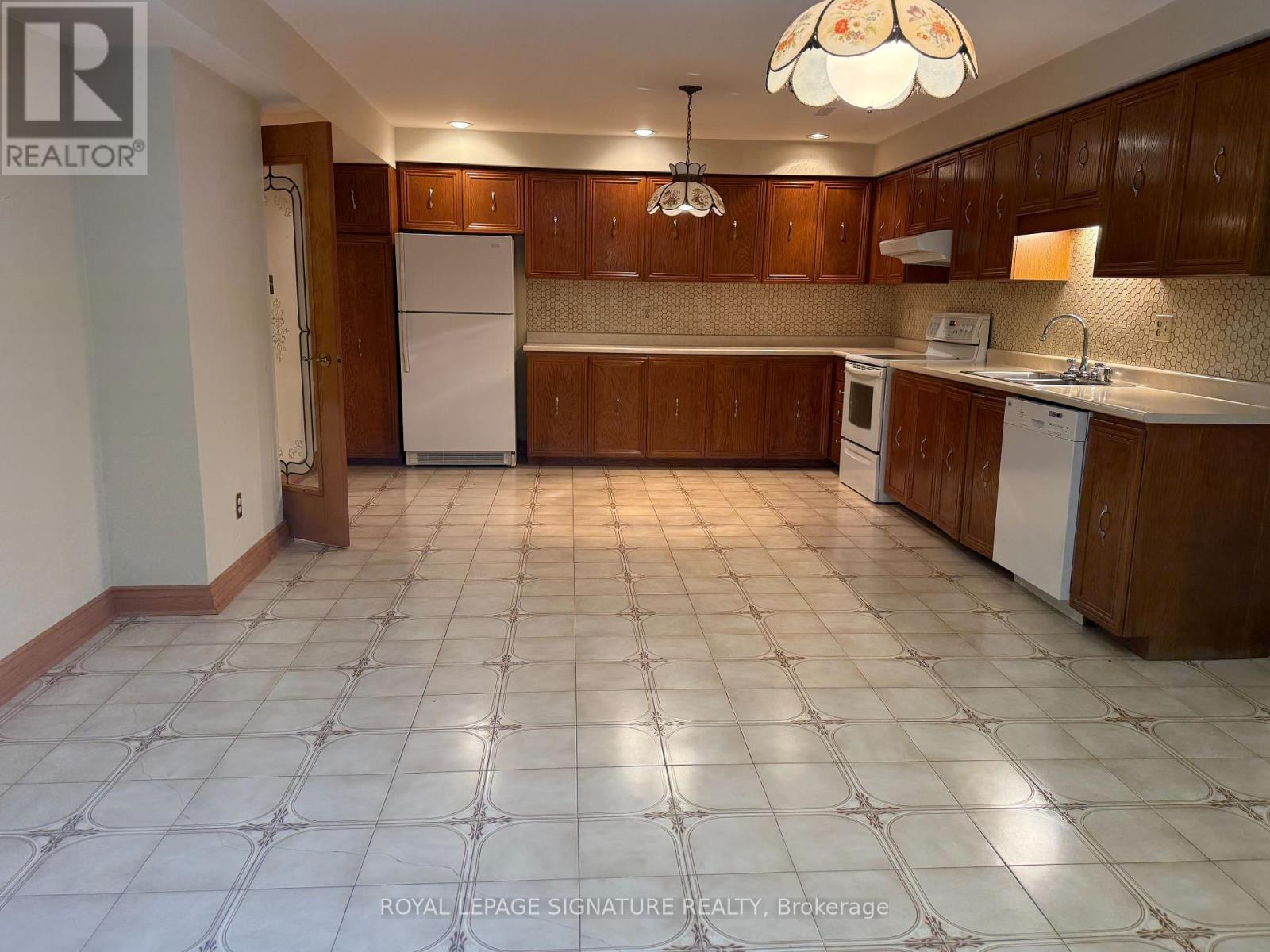 Photo 10 of 450 Oconnor Drive, Toronto ON