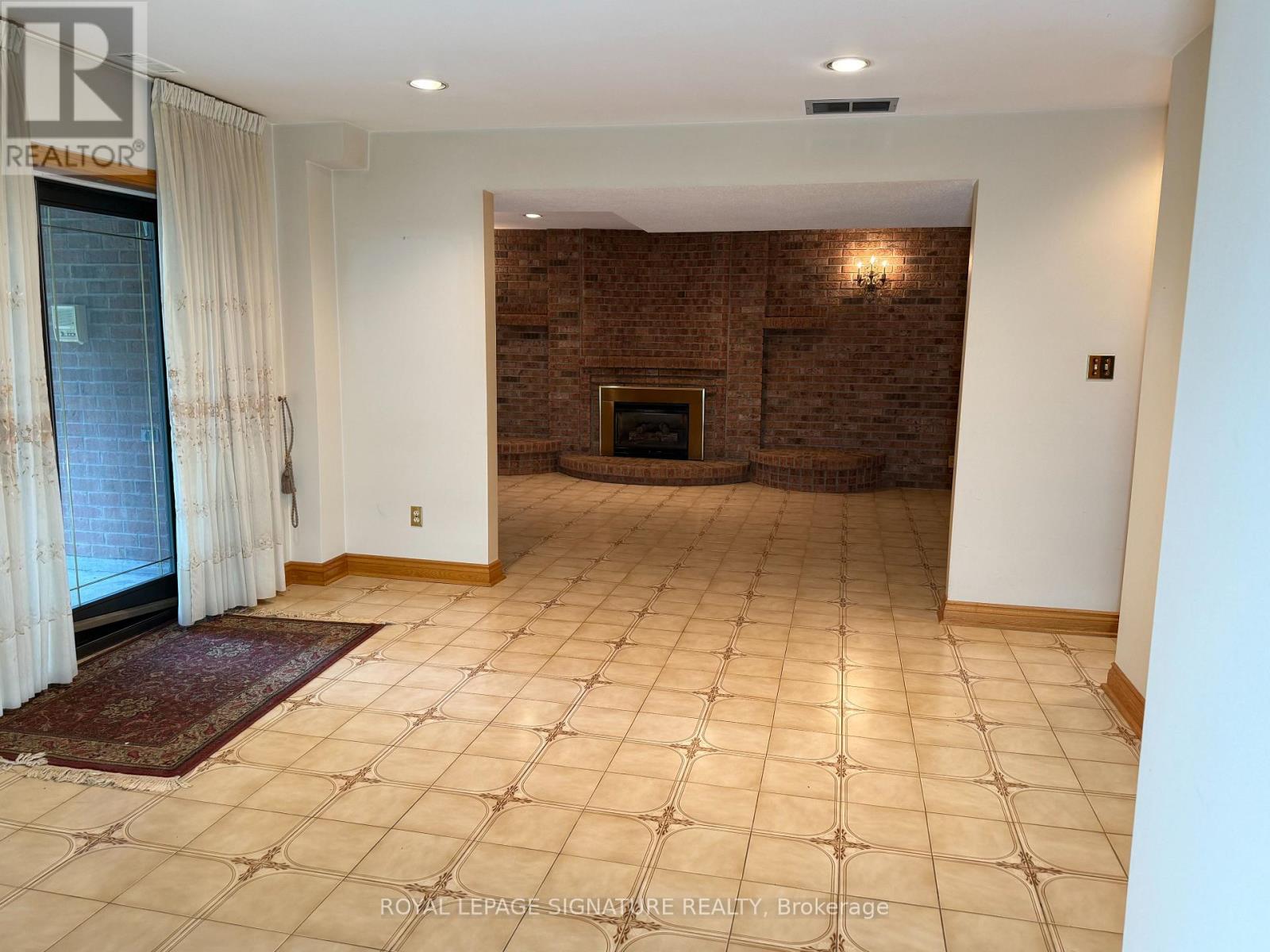 Photo 38 of 450 Oconnor Drive, Toronto ON