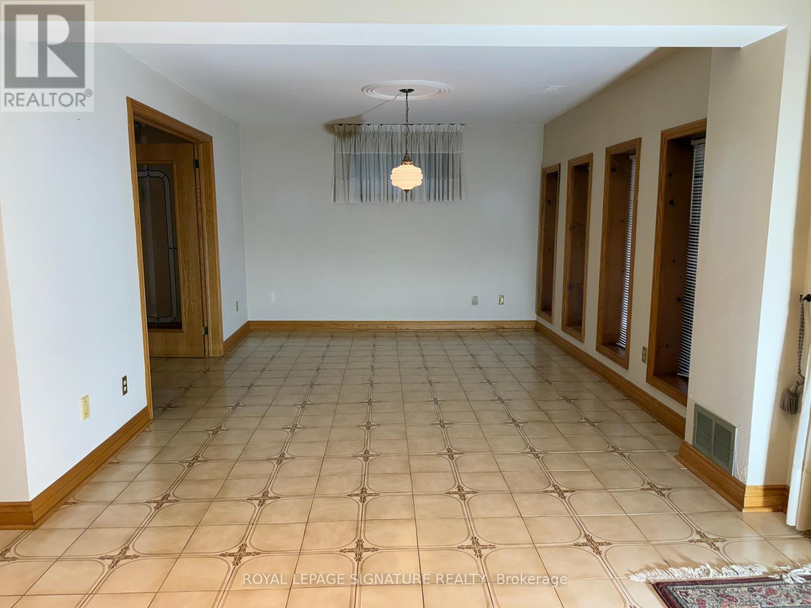 Photo 35 of 450 Oconnor Drive, Toronto ON