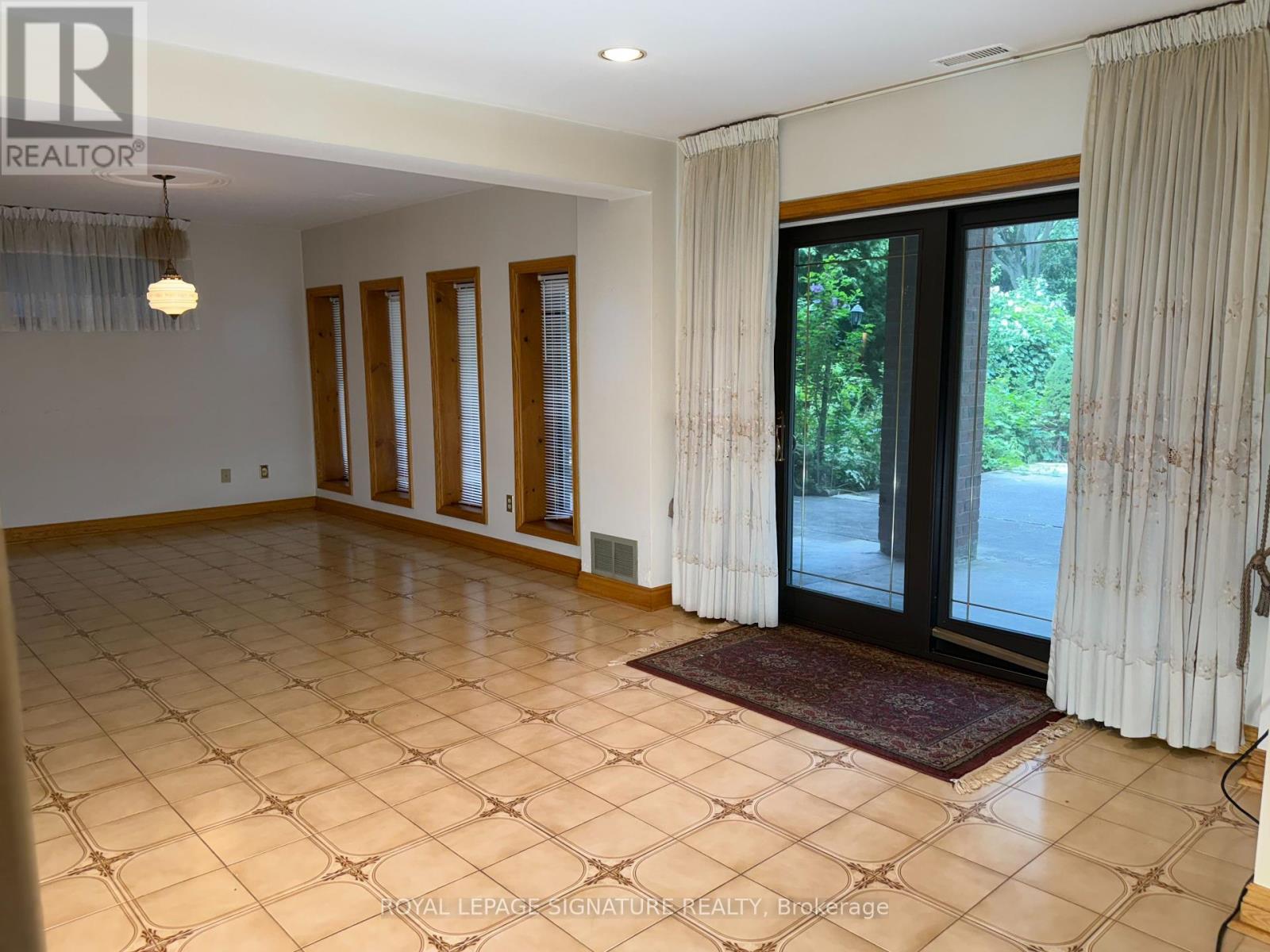 Photo 6 of 450 Oconnor Drive, Toronto ON