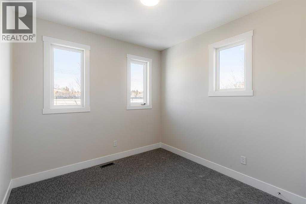 Single Family House for Sale in   Avenue NW West Hillhurst Calgary 