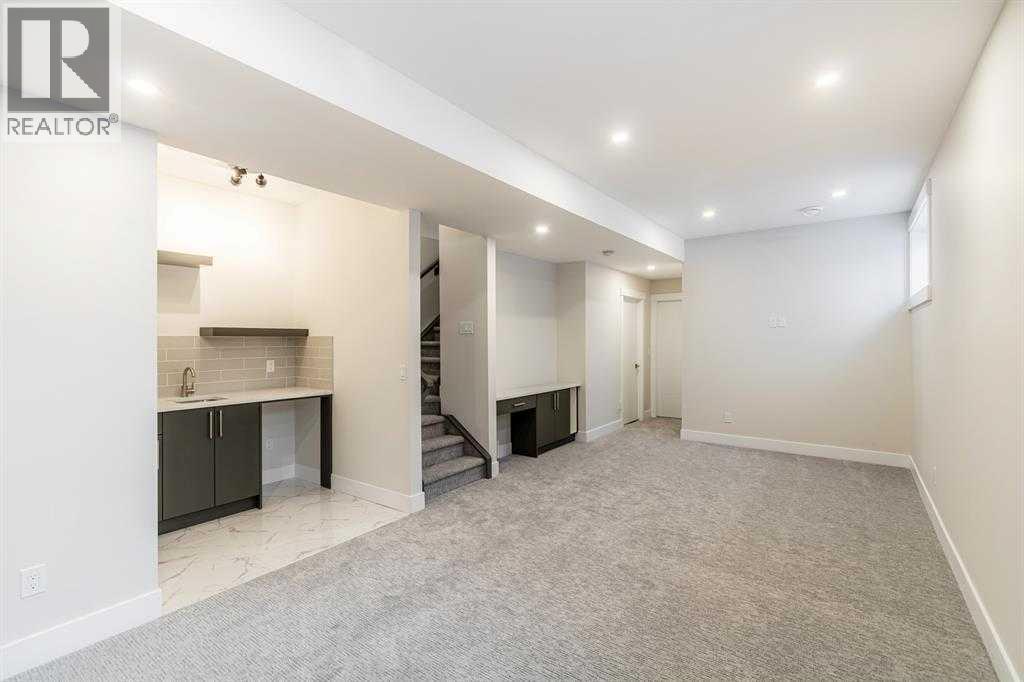 Single Family House for Sale in   Avenue NW West Hillhurst Calgary 