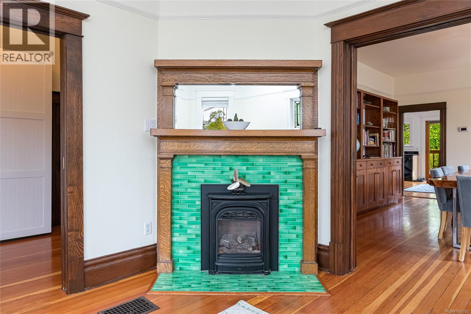 Photo 13 of 625 Harbinger Ave, Victoria BC