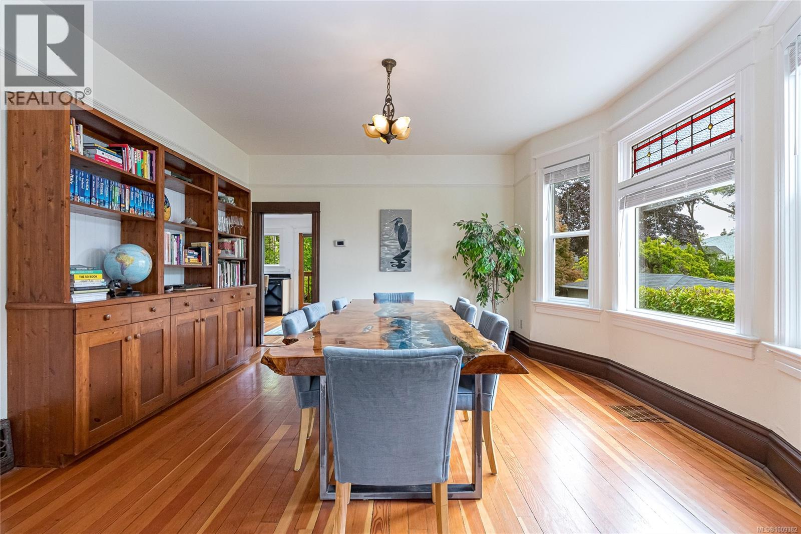 Photo 16 of 625 Harbinger Ave, Victoria BC