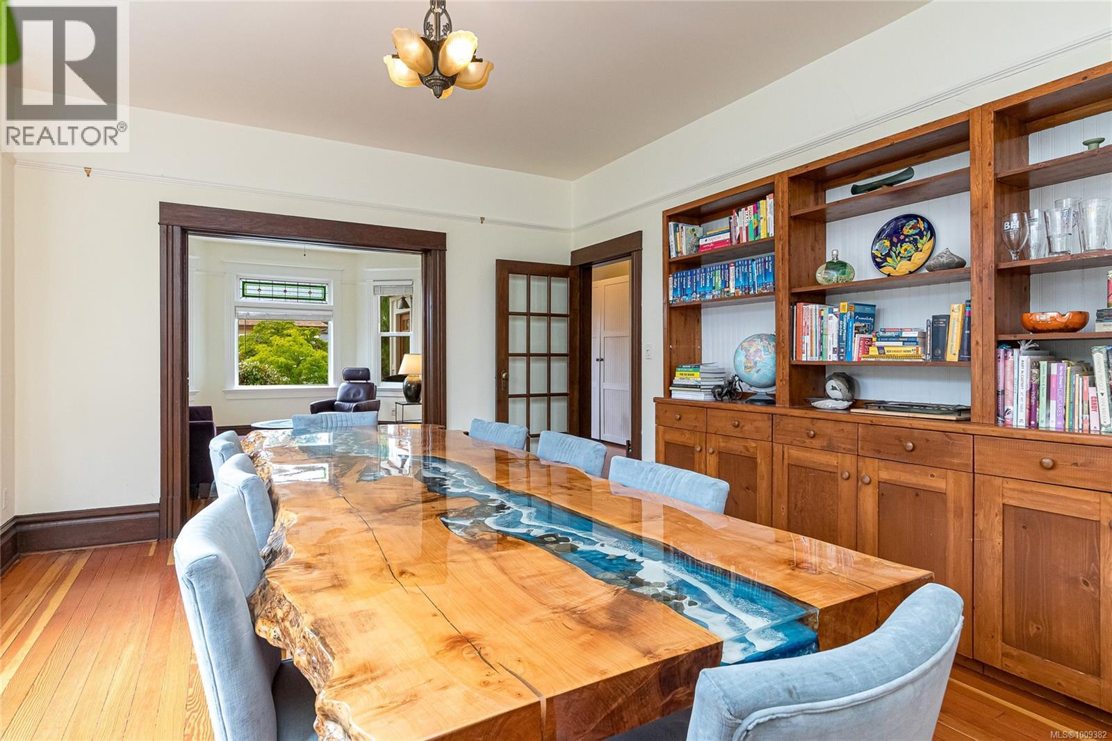 Photo 17 of 625 Harbinger Ave, Victoria BC