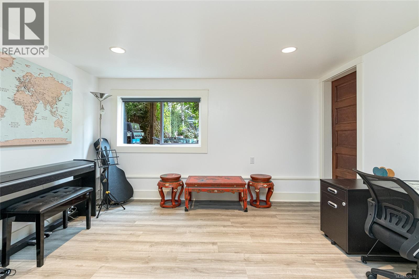 Photo 21 of 625 Harbinger Ave, Victoria BC