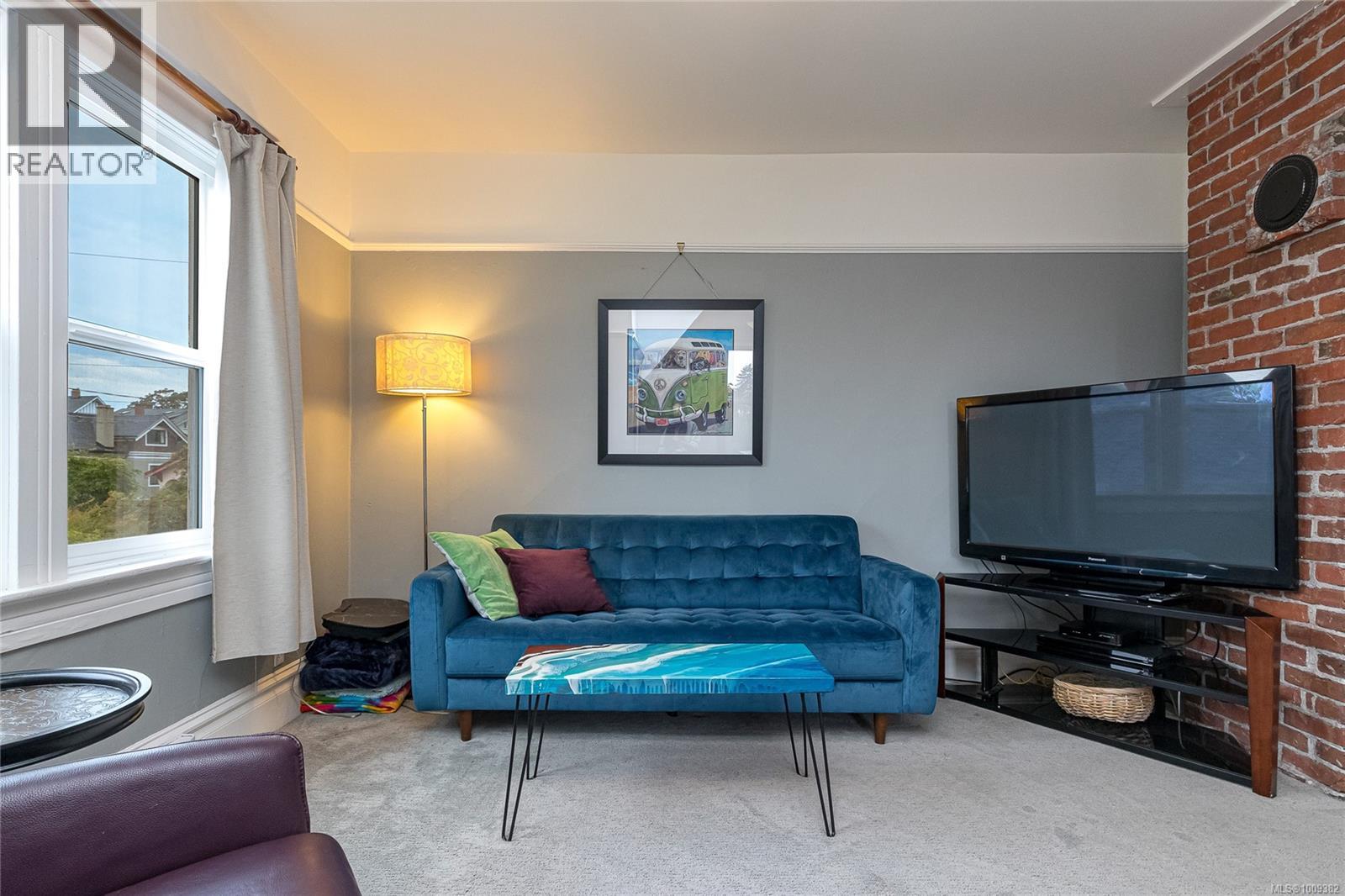 Photo 31 of 625 Harbinger Ave, Victoria BC