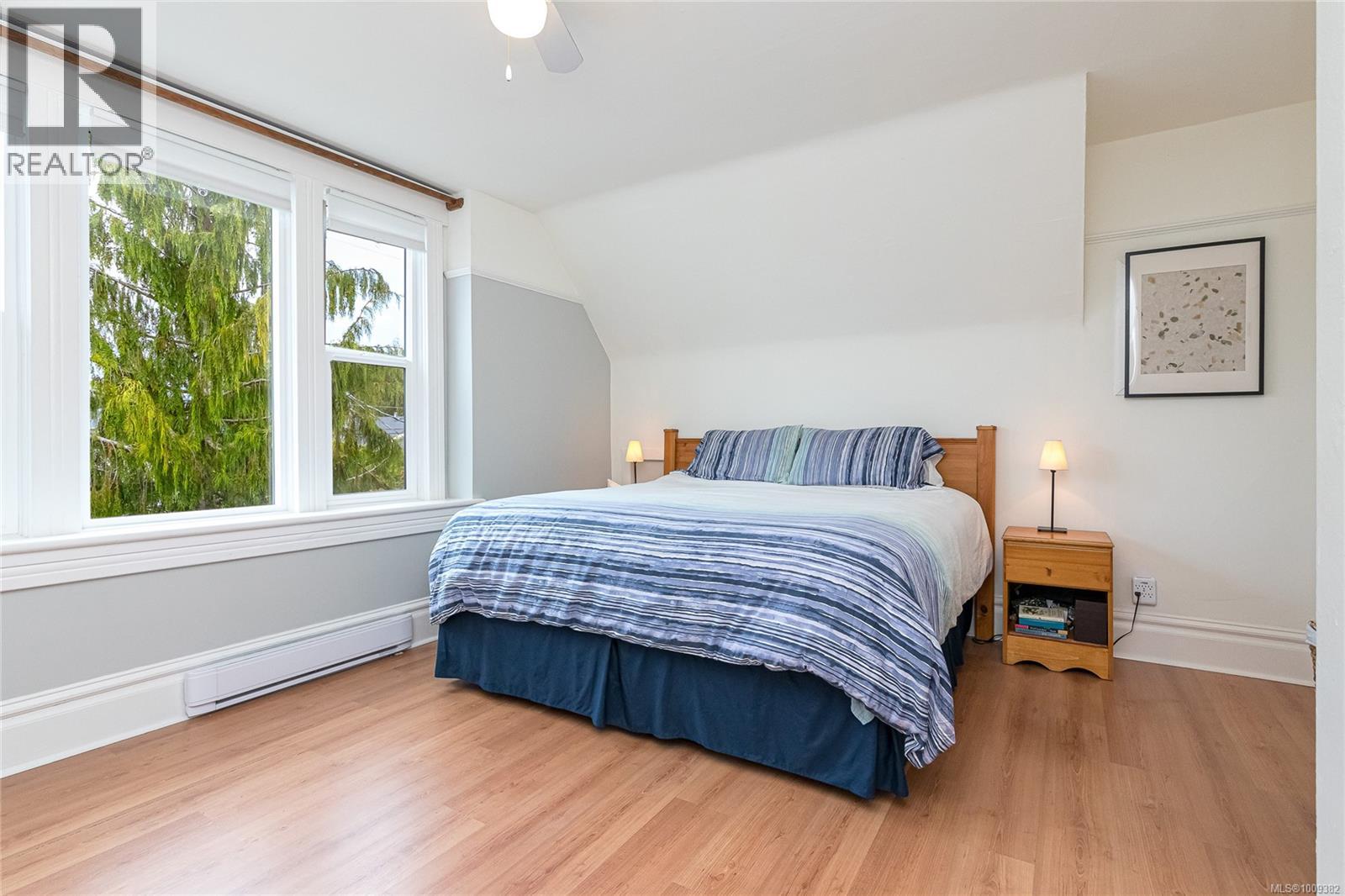 Photo 35 of 625 Harbinger Ave, Victoria BC