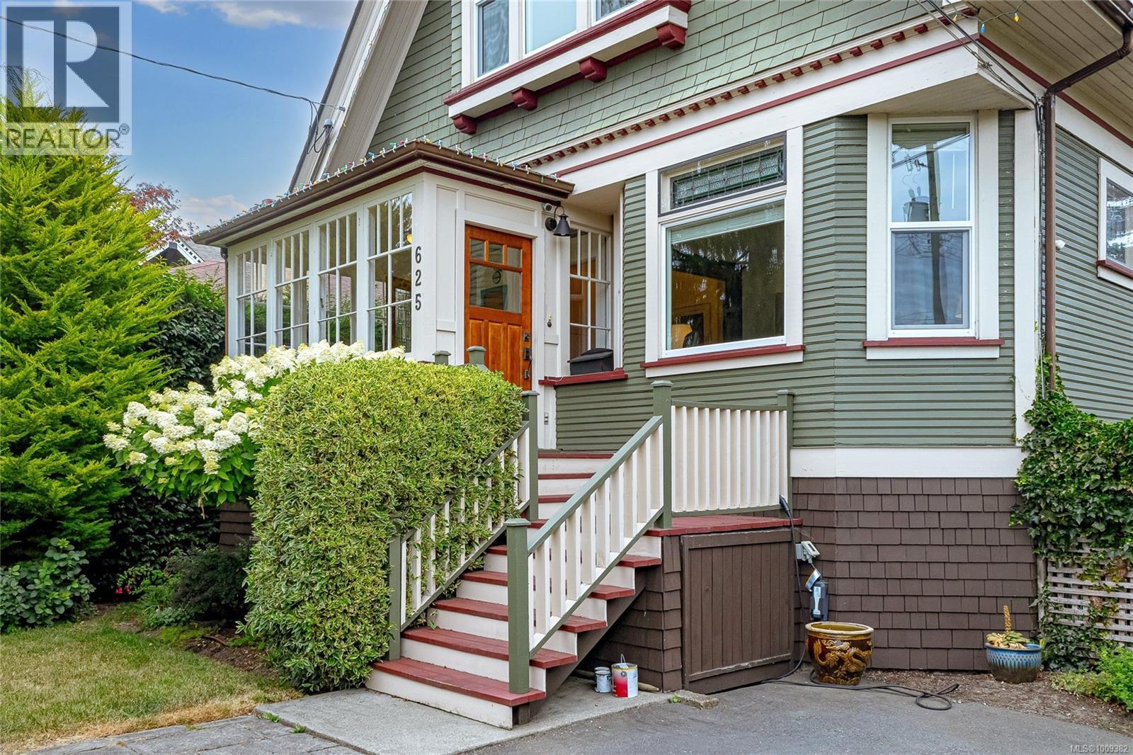 Photo 65 of 625 Harbinger Ave, Victoria BC