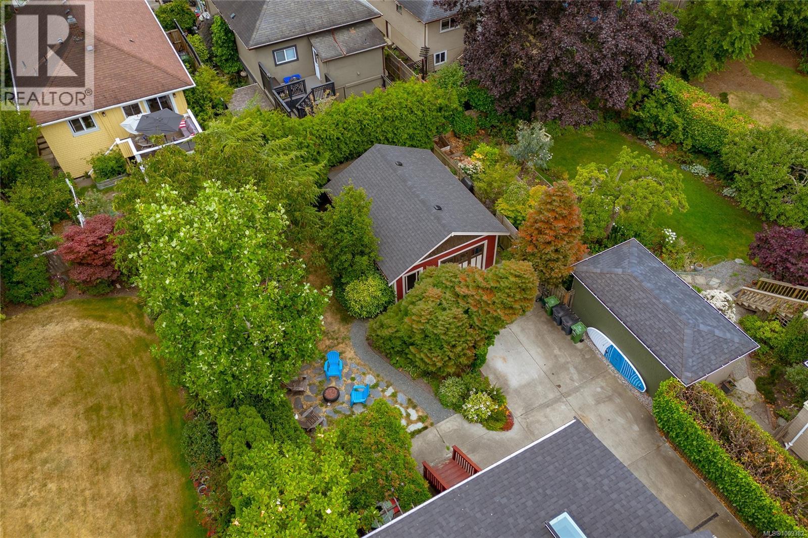 Photo 70 of 625 Harbinger Ave, Victoria BC