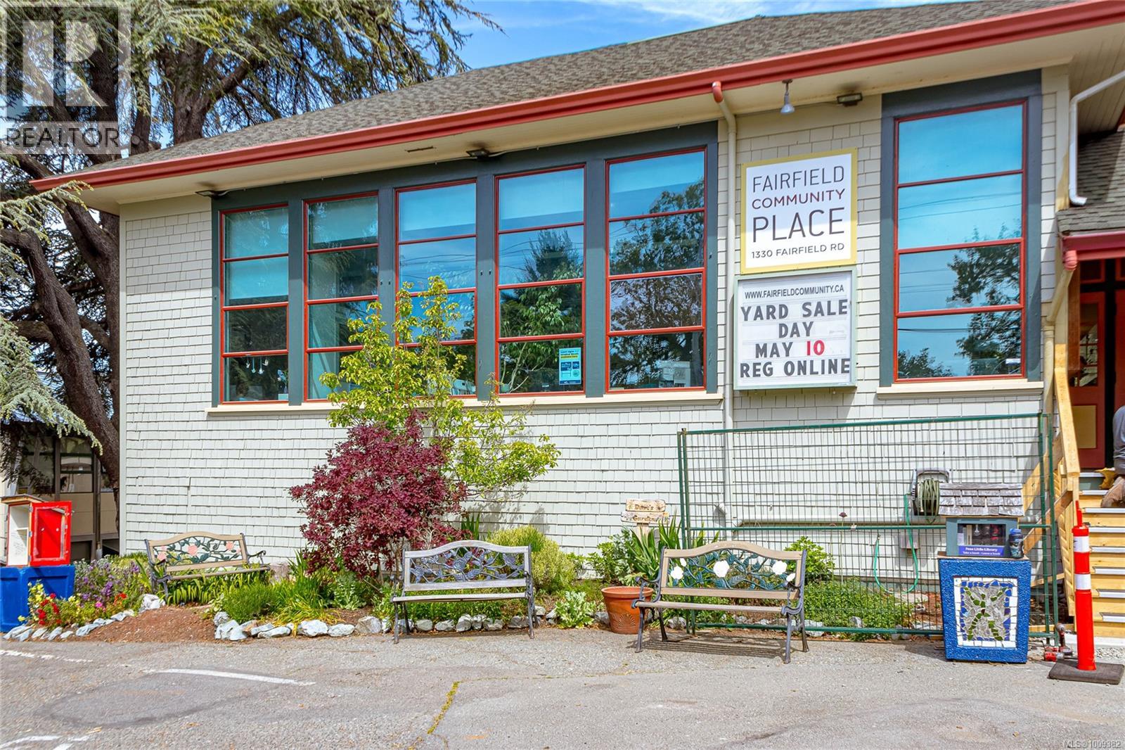 Photo 77 of 625 Harbinger Ave, Victoria BC