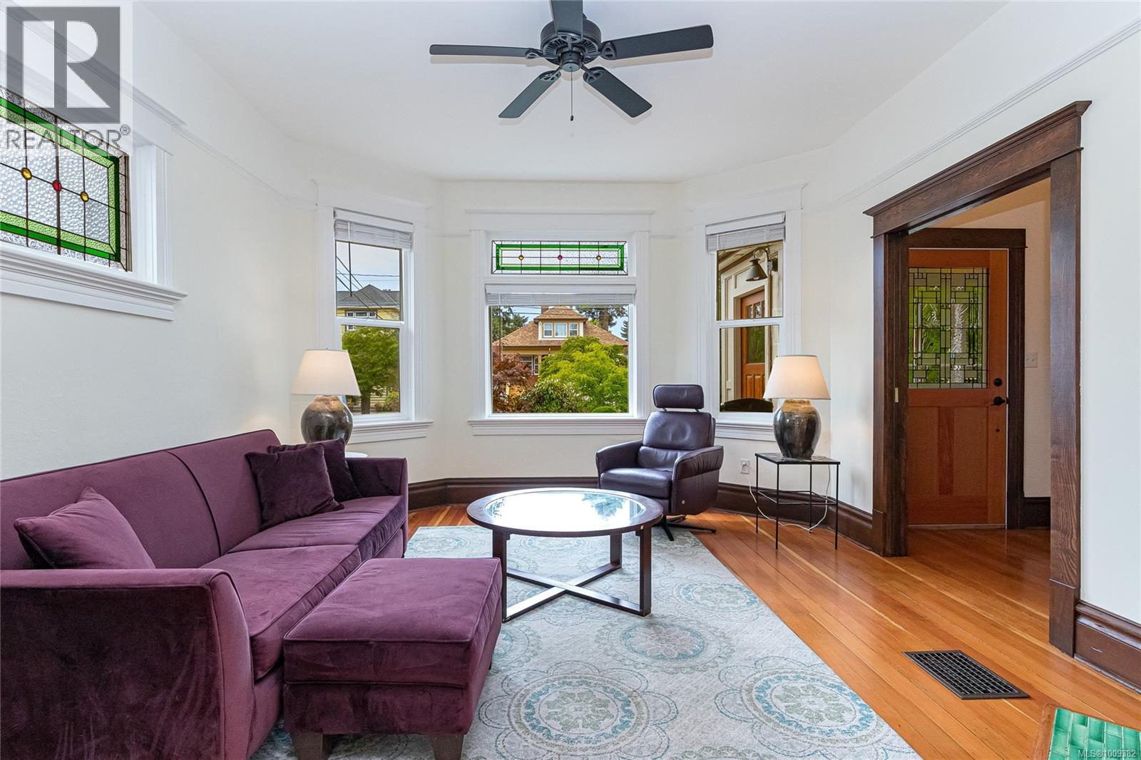 Photo 9 of 625 Harbinger Ave, Victoria BC