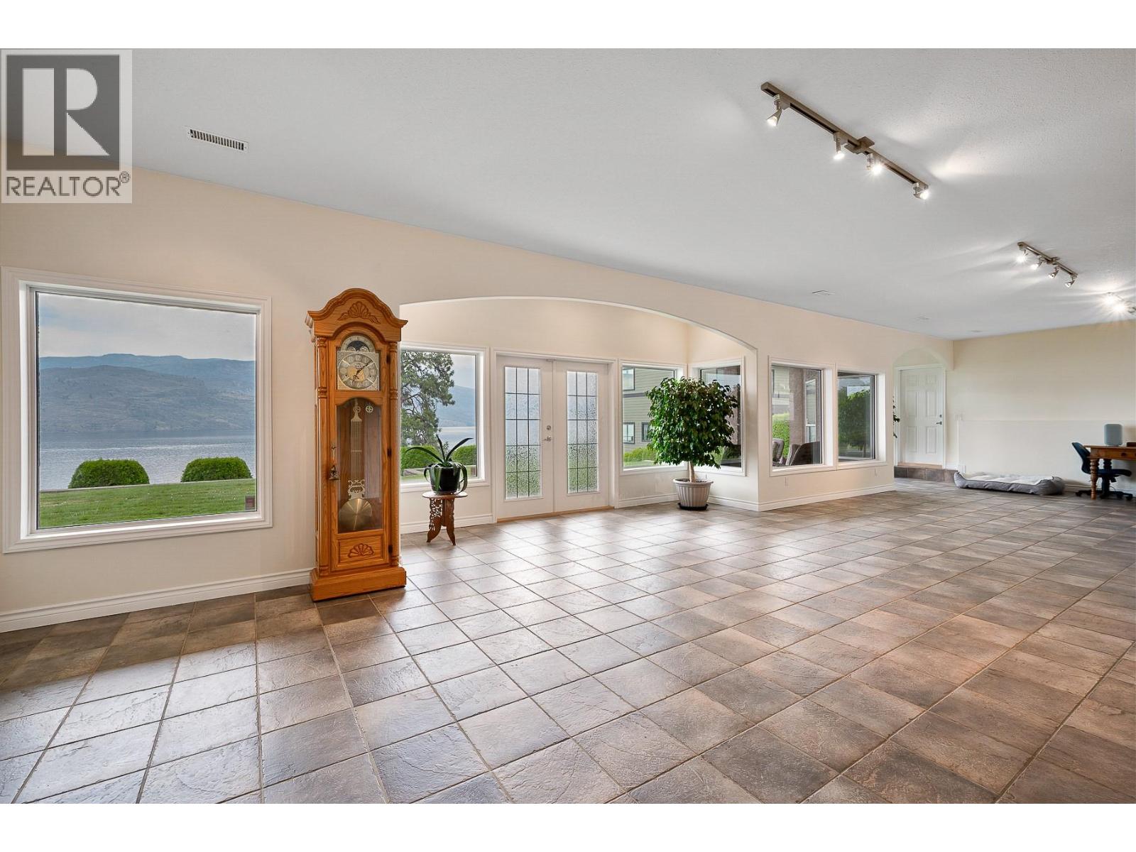 7178 Brent Road N, Peachland