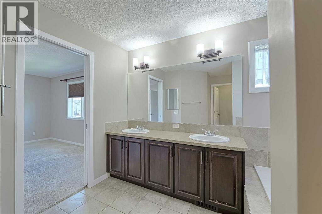 Single Family House for Sale in  Kincora Mews NW Kincora Calgary 